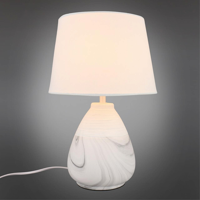 Настольная лампа Omnilux OML-82104-01