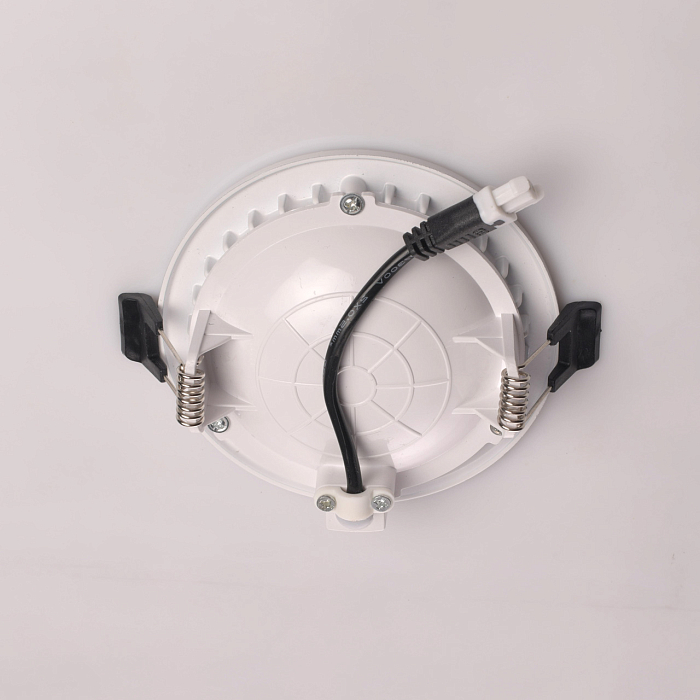 Светильник DeMarkt 702011701