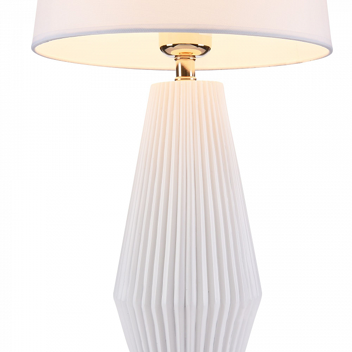 Настольная лампа Maytoni Z181-TL-01-W