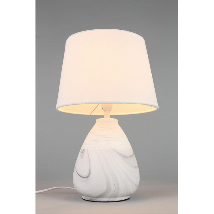 Настольная лампа Omnilux OML-82104-01